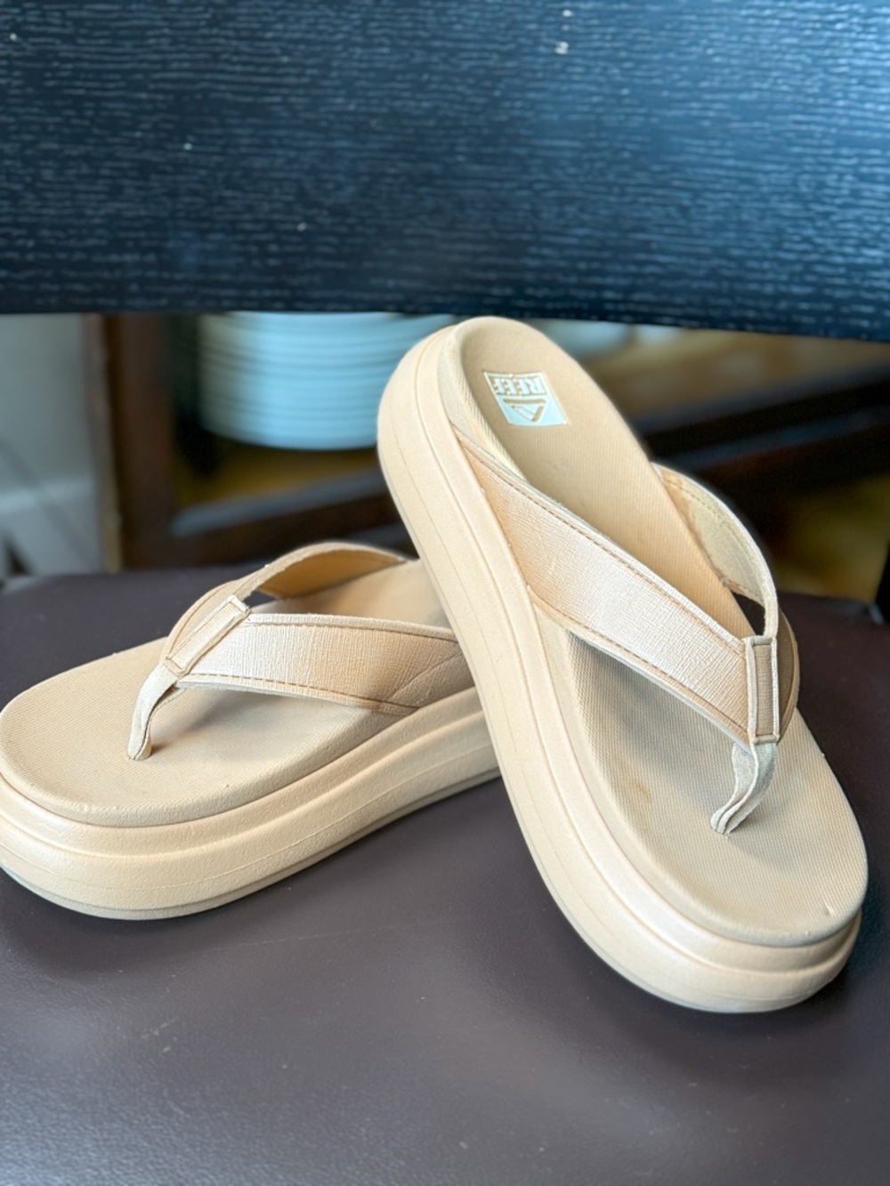 Reef Cushion Bondi Flip Flops Beige Platform Sandals Size 10